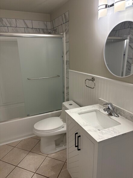 Building Photo - 219 Watertree Dr