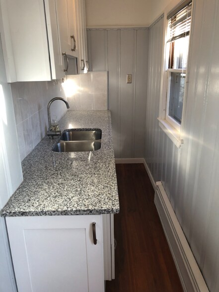 Building Photo - 98 Lancaster Rd