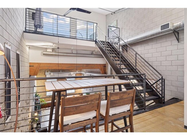 Building Photo - 801 N Washington Ave