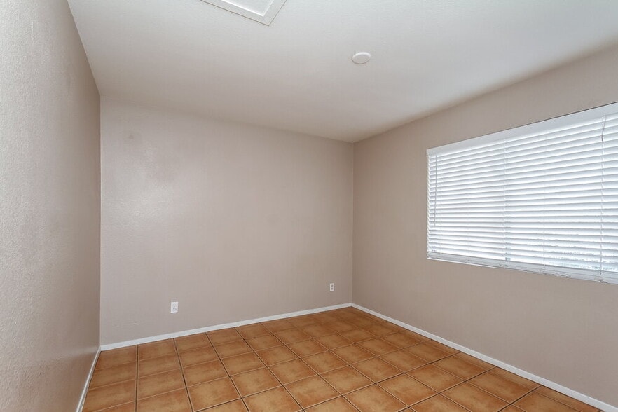 Building Photo - 2409 Grand Prize Ave