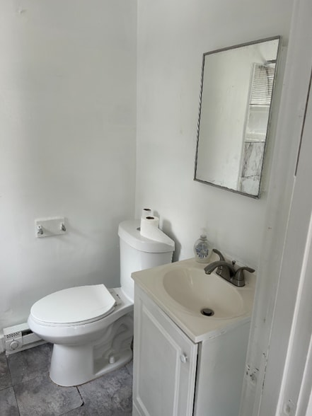 Building Photo - 4 Quigley Ct