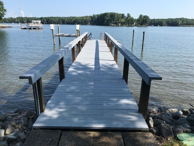Building Photo - Lake Front 2-Bedroom Home on Beautiful Lake Wylie with a Dock and Boat Lift