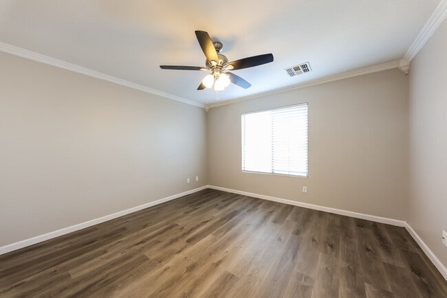 Building Photo - 15995 W Vogel Ave