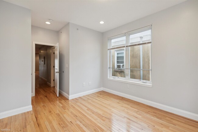 Building Photo - 3 br, 2 bath Triplex - 1846 N 17TH ST Unit...