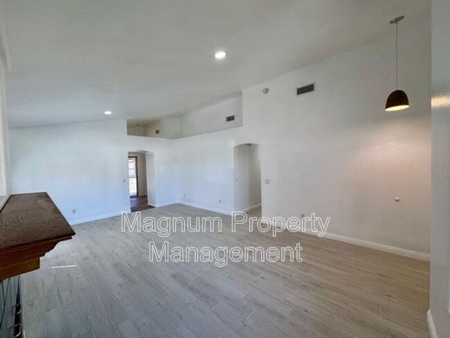 Building Photo - 27081 School Park Dr