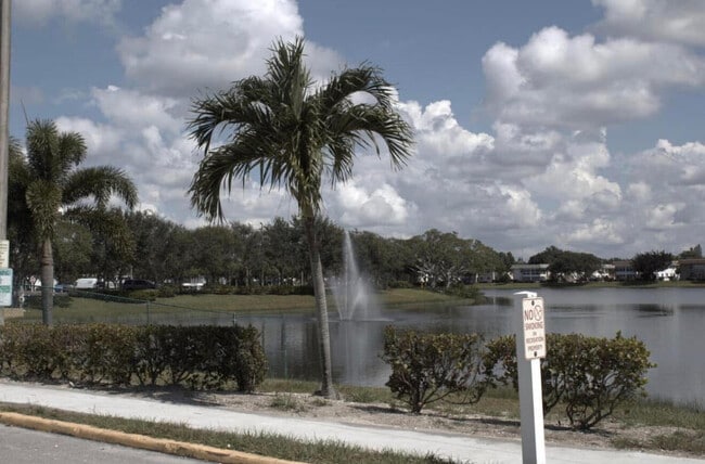 Building Photo - 63 Windsor C