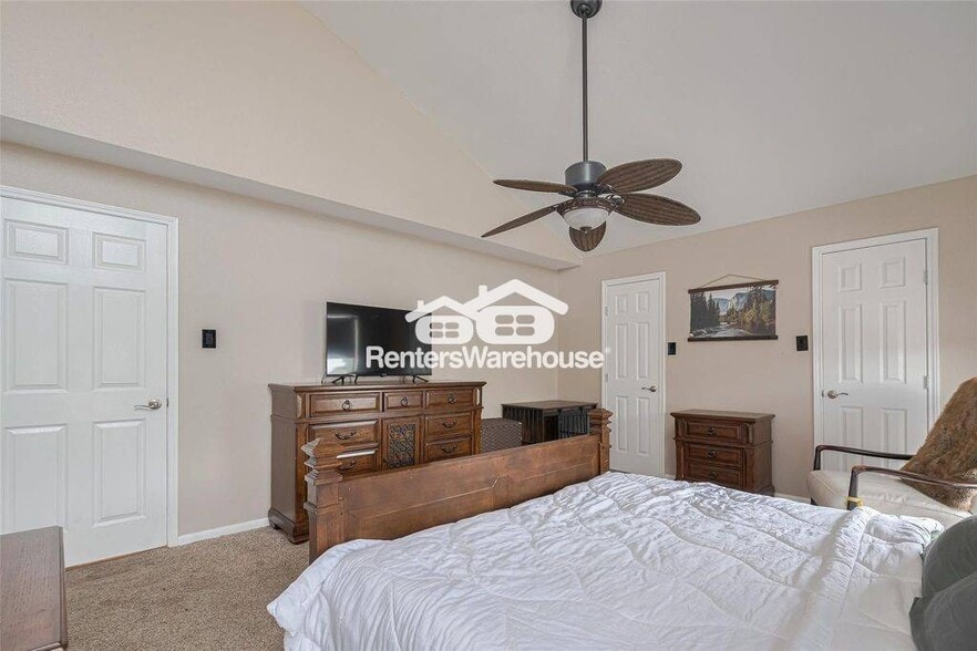 Building Photo - 182 April Point Dr N