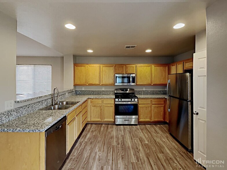 Building Photo - 1062 Coronado Peak Ave