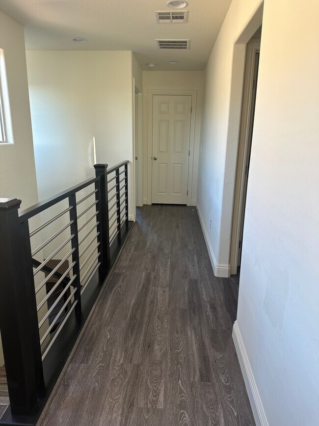 Building Photo - 6654 Ivory Dove Ct