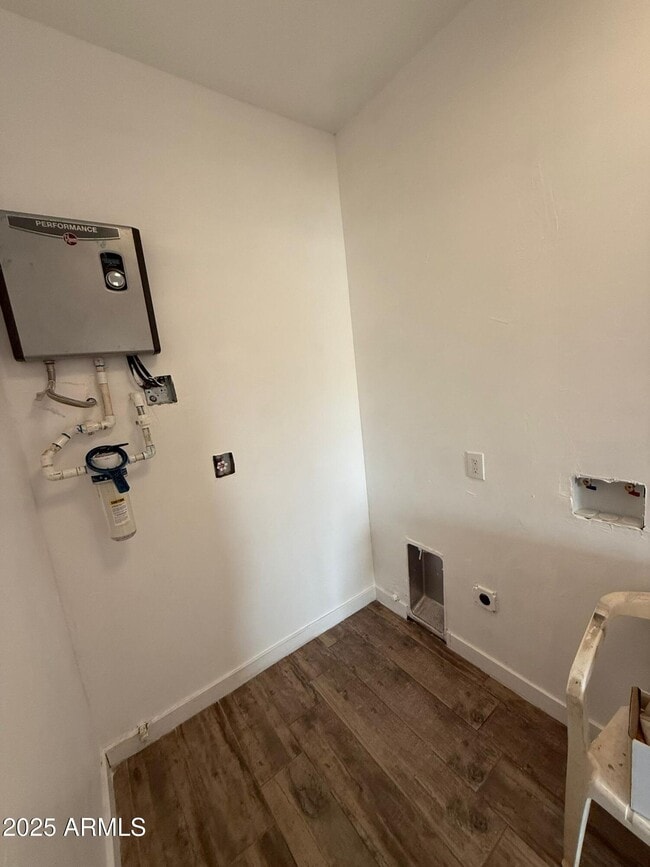 Building Photo - 1951 E 13th St