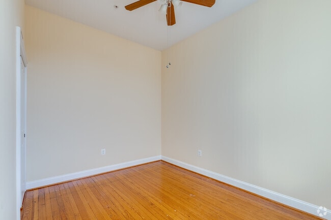 2BR, 1BA - 831SF - 313 S. Broadway St.