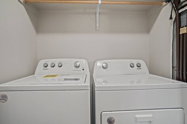 Building Photo - 11590 Maidstone St