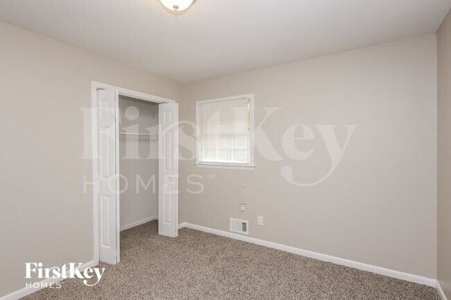 Building Photo - 149 Parker Dr SW