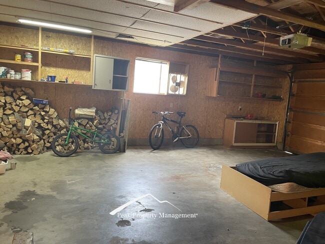 Building Photo - 8701 Brynwood Dr