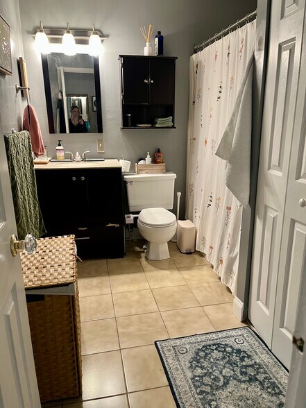 Building Photo - 28 Scarborough Ln