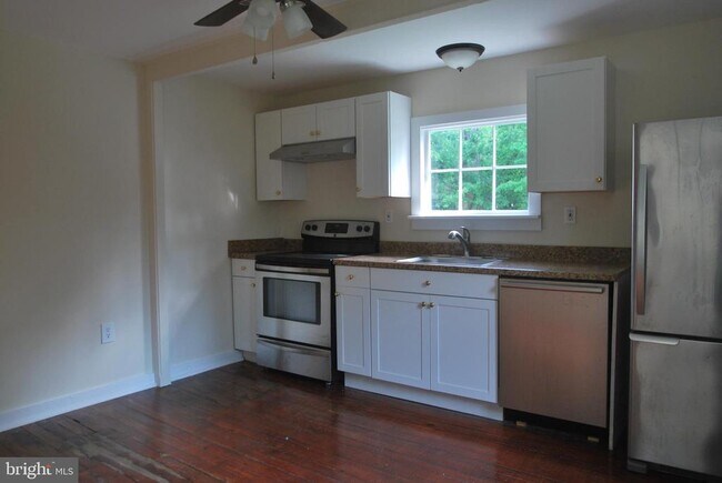 Building Photo - 23131 Oakham Farm Ln