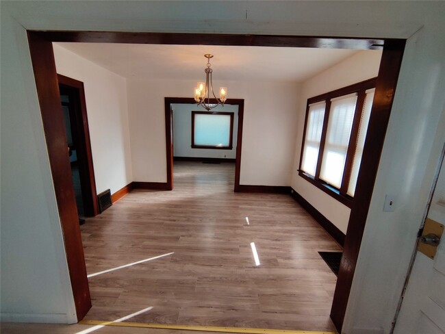 Building Photo - 268 Ackley Ave