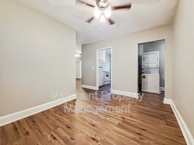 Building Photo - 4 Brookforest Dr