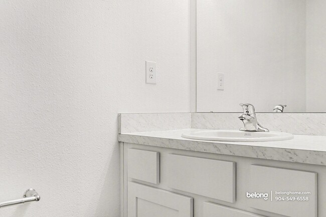 Building Photo - 9067 Gifford Dr