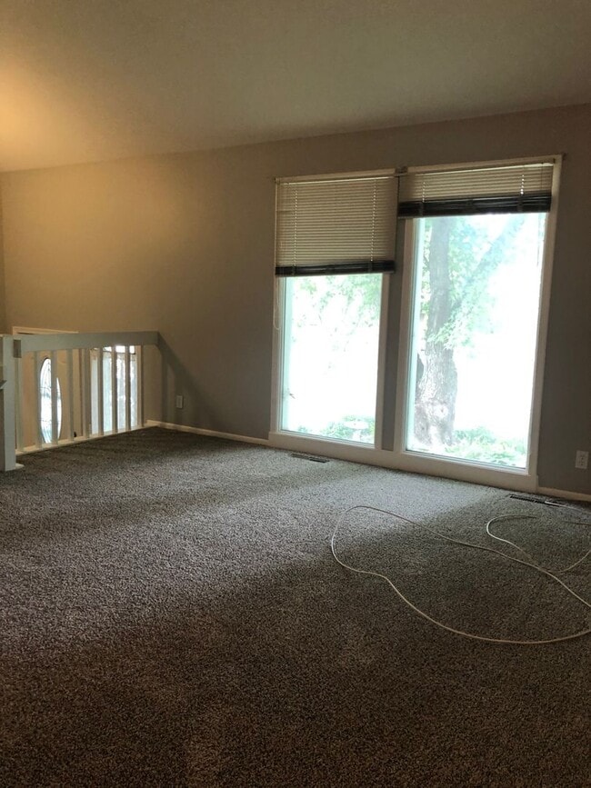 Building Photo - 3 bedroom house in Papillion