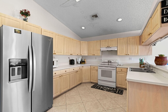 Building Photo - 5078 Willow Pond Rd W