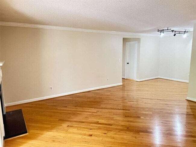 Building Photo - 5005 Wingate Way