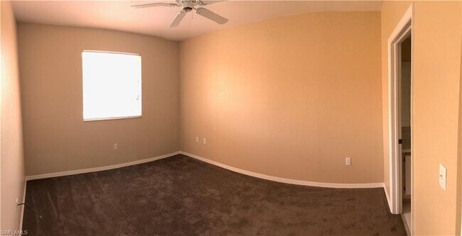 Building Photo - 6400 Aragon Way