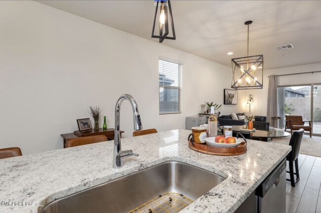 Building Photo - Beautifully Upgraded 4 - Bedroom 2 - Bath ...