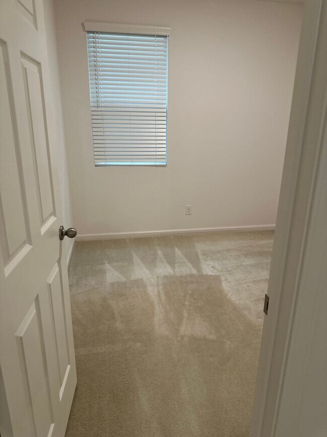 Building Photo - Beautiful Natomas 3 Bed / 2 Bath!