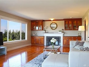 Building Photo - Stunning Somerset Home with Breathtaking City, Mountain & Lake Views – 5 Bedrooms, Gourmet Kitchen