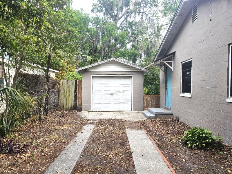 Building Photo - 1730 Ridgewood Ave