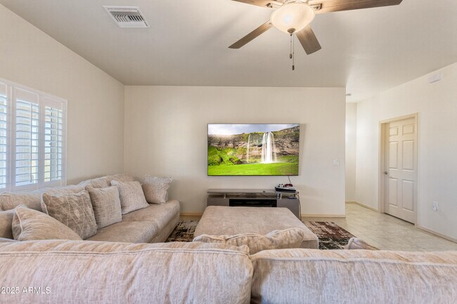 Building Photo - 8373 E Sunwing Ridge Dr
