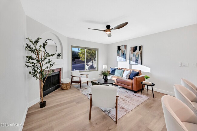 Building Photo - 8876 W Bluefield Ave