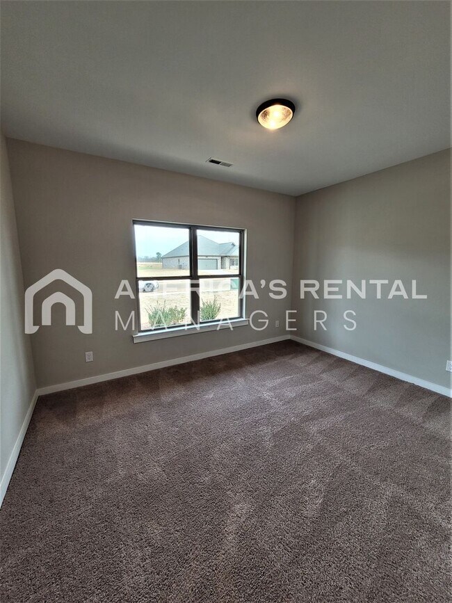 Building Photo - 104 Flintlock Wy