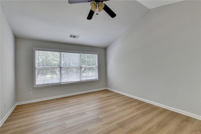 Building Photo - 340 Waddington Trail