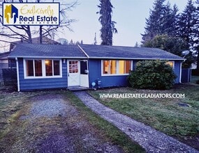Building Photo - Pet Friendly Fresh 3 bed 2 bath with fully fenced yard