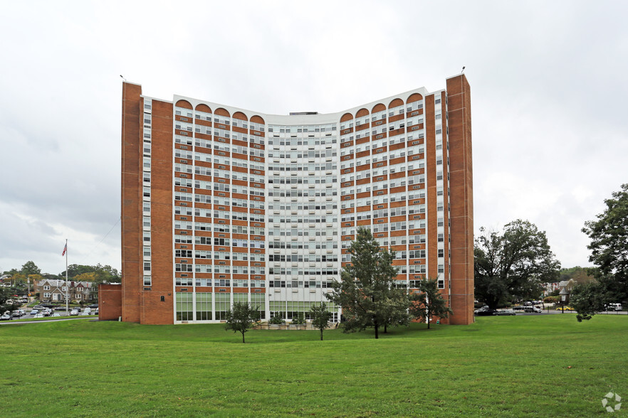 Building Photo - Phillip Murray House - For 62 yrs+