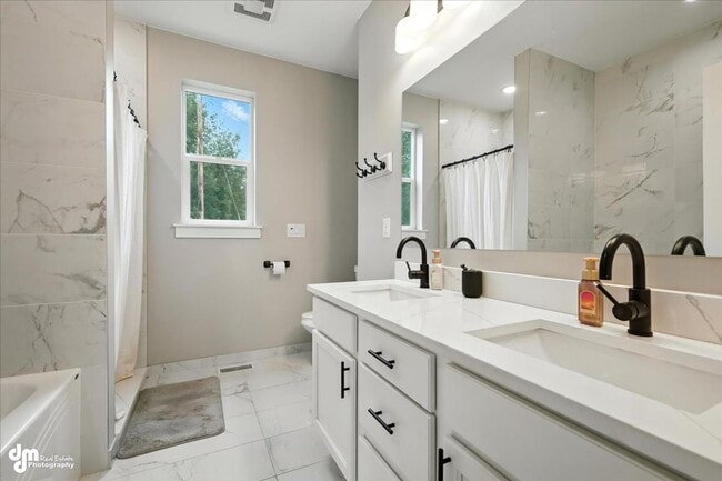 Building Photo - 4 BEDROOM | 2 BATHROOMS | 3 CAR GARAGE | M...