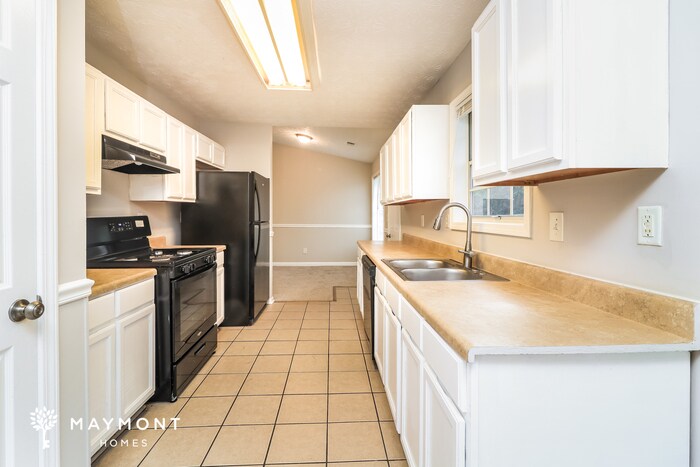 Building Photo - 2995 Valley View Cir