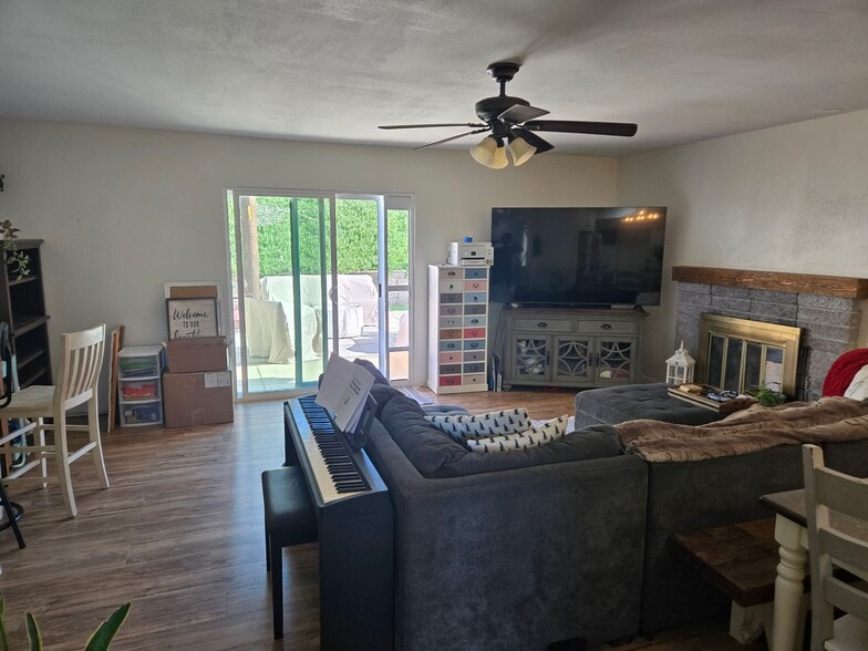 Building Photo - 3940 Silver Leaf Dr