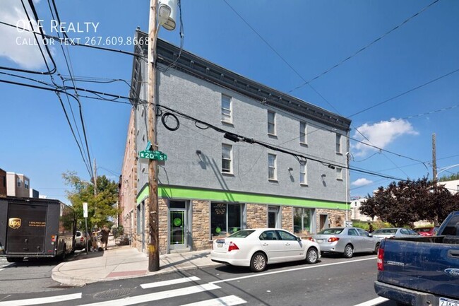 Building Photo - One Bed Point Breeze Apartment