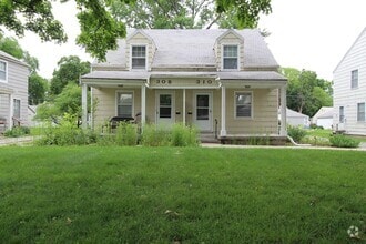 Building Photo - 2 Bedroom Duplex in North Kansas City