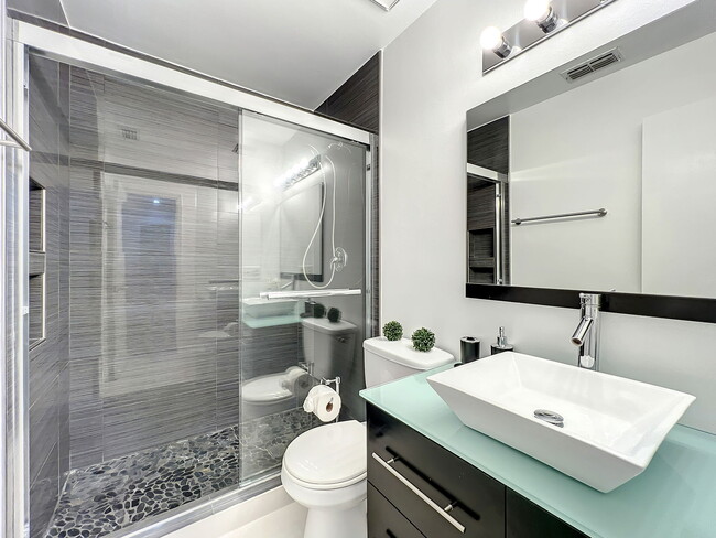 Building Photo - Ernst Court, Orlando, FL 32819 - 2 BR 2.5 ...