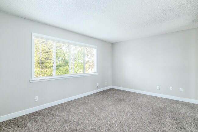 Building Photo - 390 Alameda del Prado