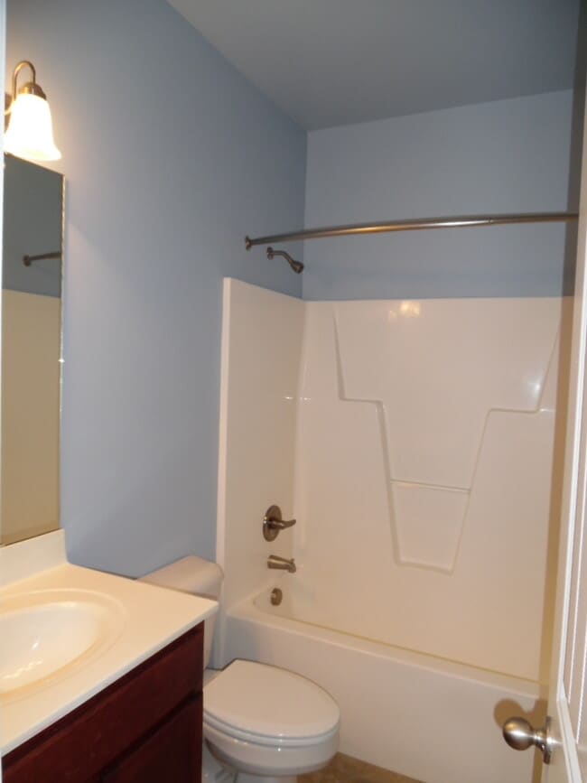 Building Photo - 3 BR 2 BA Highlands at Queen Creek home!