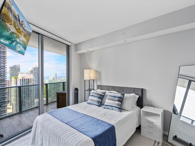 Building Photo - 801 S Miami Ave