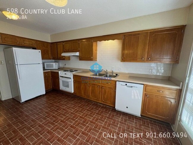 Building Photo - 598 Country Club Ln