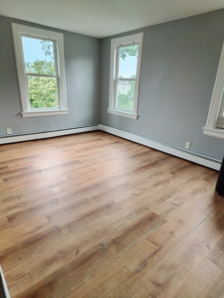 Building Photo - 516 Woodland Ave