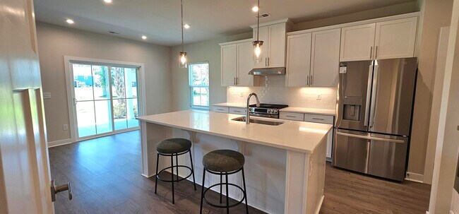 Building Photo - 2313 Hazel Wy