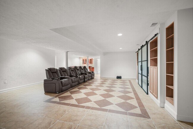 Building Photo - 9809 Hall Rd